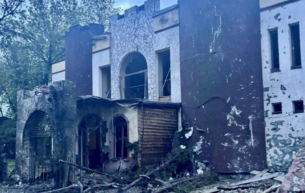 Наслідки ворожого обстрілу цивільної інфраструктури на Дніпропетровщині