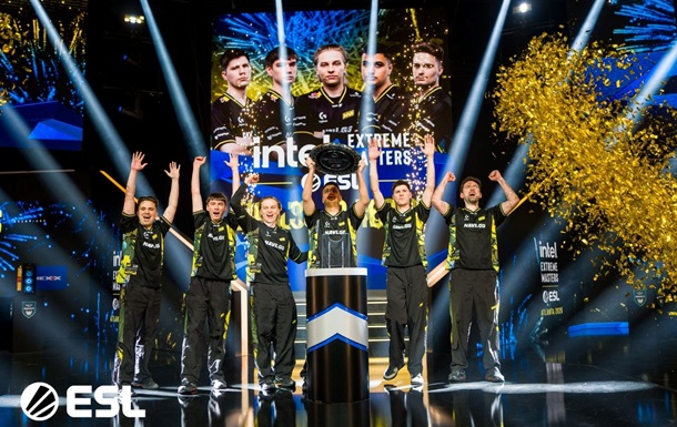 Команда Natus Vincere святкує перемогу на турнірі IEM Melbourne 2025