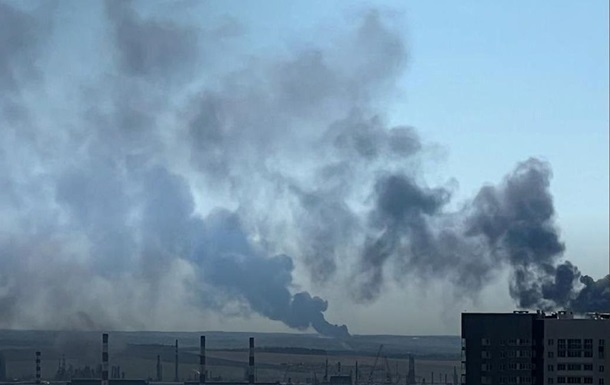 Російське духовенство проводить хресну ходу у Пермі