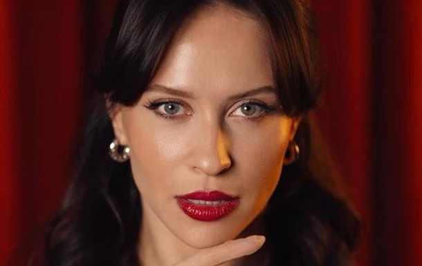 Українська модель Вікторія Маремуха після процедури пластичної хірургії
