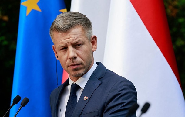 Прем'єр-міністр Угорщини Петер Мадяр на пресконференції у Варшаві