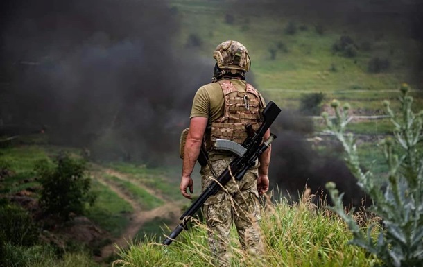 Українські військові на позиціях під час відбиття штурмів окупантів
