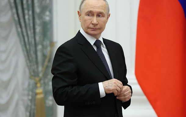 Володимир Путін на нараді в Кремлі