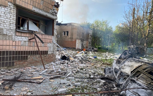 Наслідки авіаудару по житловому кварталу в Краматорську