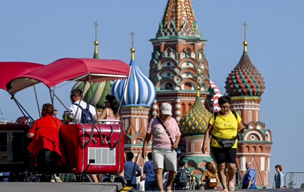 Російські заводи переходять на скорочений робочий день через економічну кризу