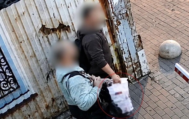 Затримання правоохоронцями підозрюваного у шахрайстві в Києві