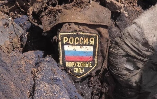 Український артилерійський розрахунок веде вогонь по російських позиціях