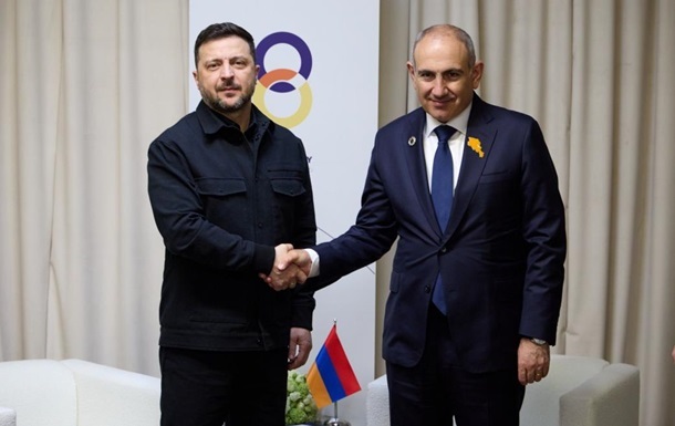 Президент України Володимир Зеленський під час звернення про загрозу російського шантажу щодо Вірменії