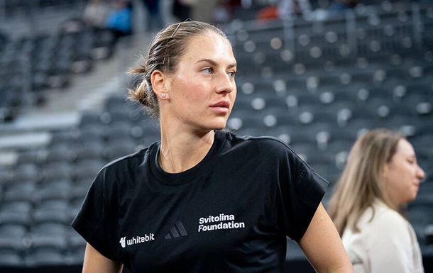 Еліна Світоліна та Марта Костюк на тенісному корті Roland Garros