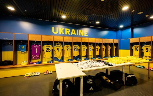 Гравці збірної України з футболу на стадіоні Тарчинський Арена у Вроцлаві перед матчем проти Польщі