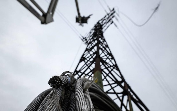 Ремонтні бригади Чернігівобленерго відновлюють електропостачання після атаки БПЛА