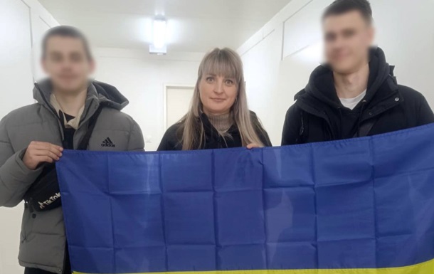 Повернуті з окупації українські підлітки та Дмитро Лубінець