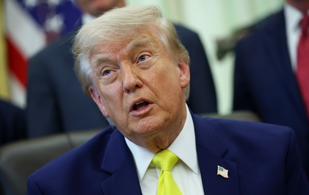 Дональд Трамп коментує можливу зустріч Зеленського та Путіна для завершення війни в Україні