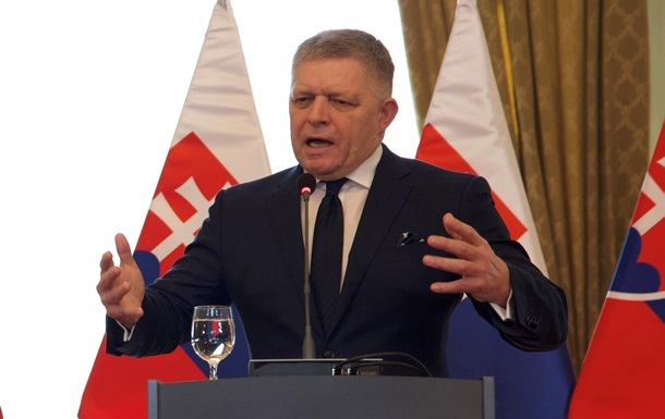 Прем'єр-міністр Словаччини Роберт Фіцо вимагає компенсацій від ЄС за зброю для України