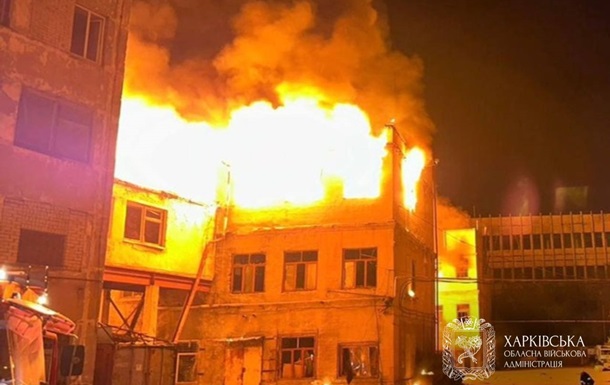 Пожежа на підприємстві у Харкові після російського обстрілу