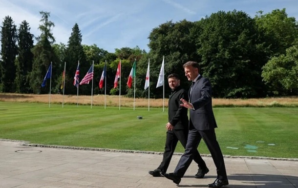 Володимир Зеленський під час виступу та робочих зустрічей на саміті G7 у Франції
