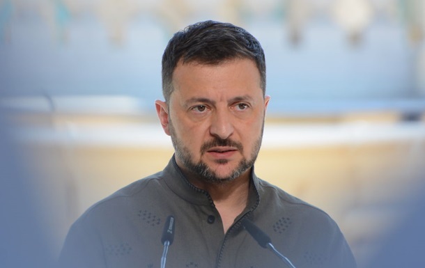 Володимир Зеленський виступає на пресконференції щодо переговорів з РФ