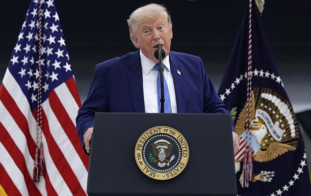 Дональд Трамп обговорює виключення Росії з G8