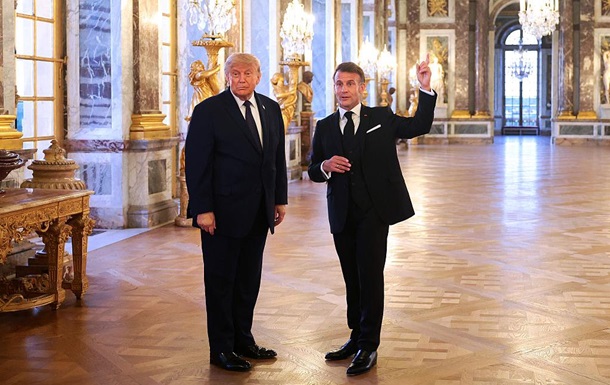Зустріч Дональда Трампа та Володимира Путіна в Анкориджі обговорюється як спроба розділу України