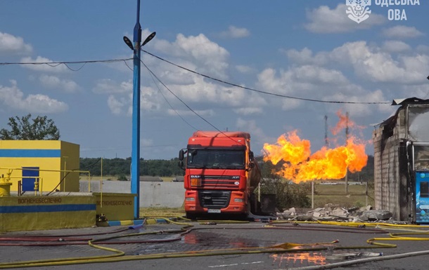 Наслідки атаки російського БПЛА на АЗС в Одеській області