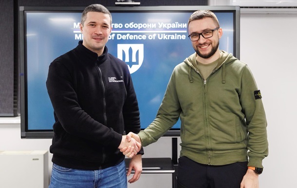 Паніка на Керченському мосту під час спроби втечі окупантів з Криму