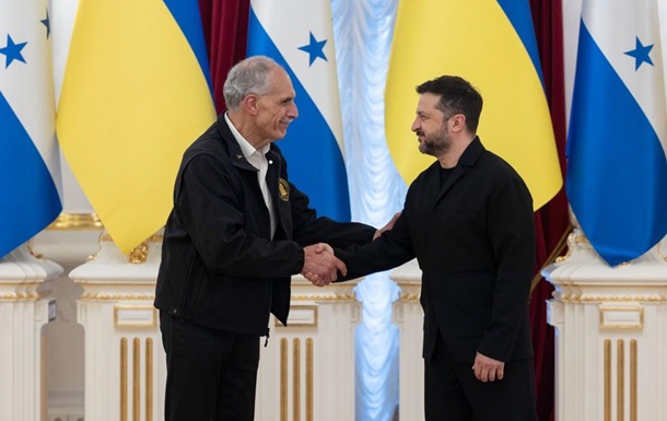 Президент Гондурасу Насрі Асфура обговорює співпрацю з Україною в оборонній сфері