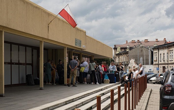 Черга в польському управлінні у справах іноземців