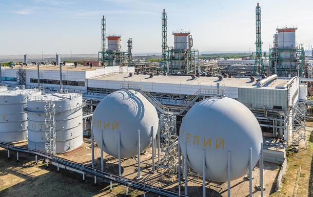 Пожежа на Оренбурзькому газопереробному заводі після атаки українських дронів