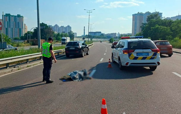 Поліція працює на місці ДТП у Києві