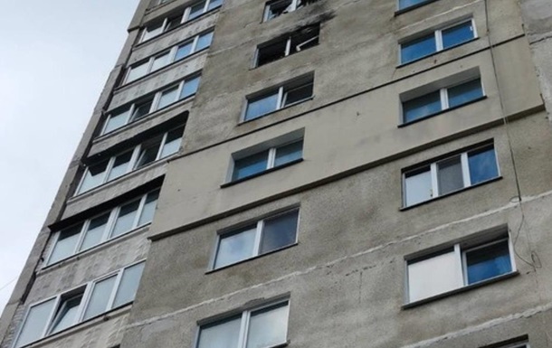 Наслідки влучання російського безпілотника у багатоповерховий житловий будинок у Харкові
