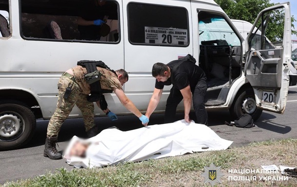 Президент України Володимир Зеленський на нараді щодо безпекової ситуації