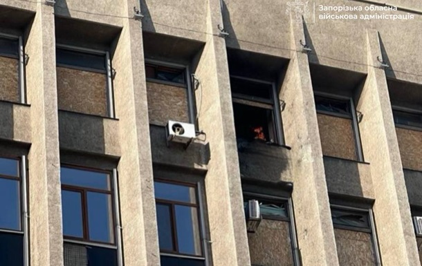 Наслідки влучання російського дрона у будівлю Запорізької ОВА
