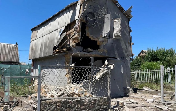 Наслідки російського обстрілу на Дніпропетровщині