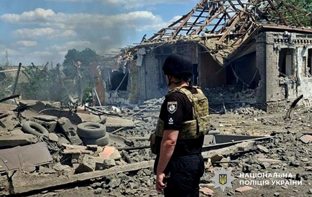 Наслідки російських обстрілів цивільної інфраструктури в Донецькій області