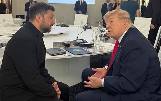Дональд Трамп та Володимир Зеленський на міжнародному саміті