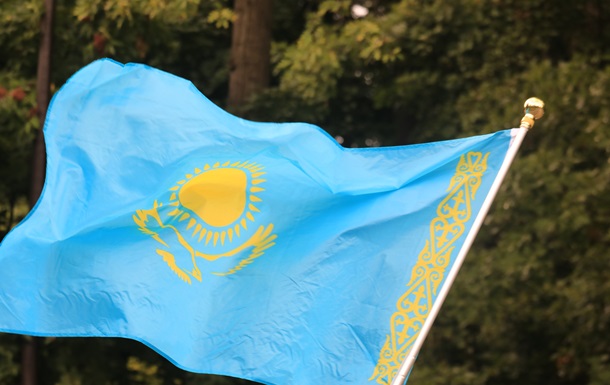 Казахстан закриває кордони для запобігання вивезенню пального до Росії