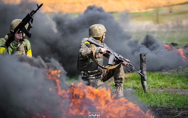 Українські артилеристи працюють по позиціях окупантів