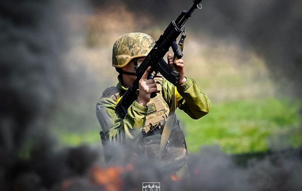 Українські військові на позиціях під час відбиття ворожого штурму