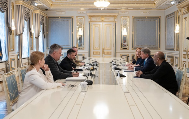 Володимир Зеленський проводить зустріч із Майклом Макколом