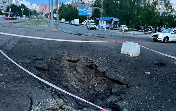 Наслідки нічного ракетного удару РФ по інфраструктурі Києва