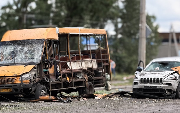 Наслідки російського авіаудару по цивільній інфраструктурі міста Суми