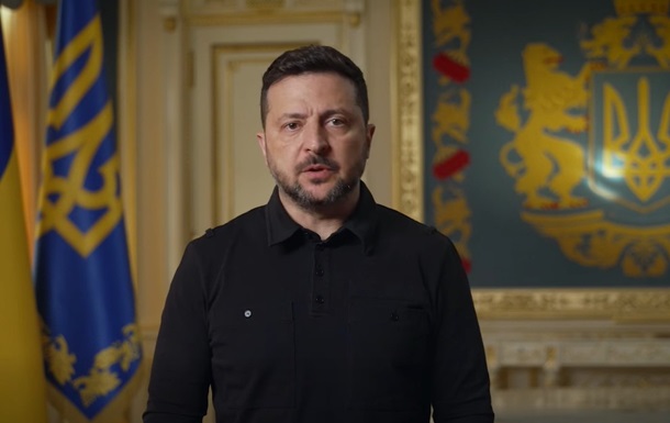 Президент Зеленський під час вшанування пам'яті жертв Волинської трагедії