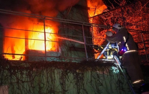 Пожежа на промисловому об'єкті після атаки дронів