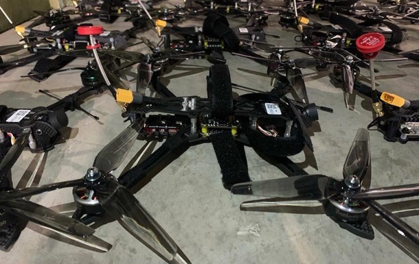 Українські оператори дронів готують безпілотники Shrike до виконання бойових завдань