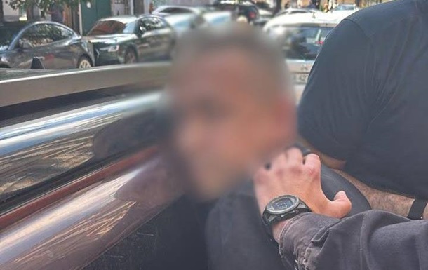 Президент Володимир Зеленський під час брифінгу щодо розслідування кримінальних справ