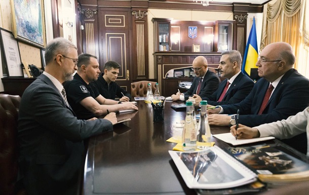 Кирило Буданов та Хакан Фідан під час зустрічі