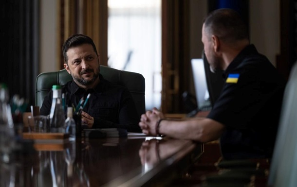 Президент Володимир Зеленський та Ігор Клименко обговорюють призначення