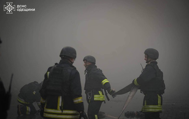 Наслідки російського ракетного удару по портовій інфраструктурі Одещини