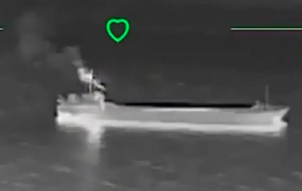 Українські морські дрони атакують судно російського тіньового флоту