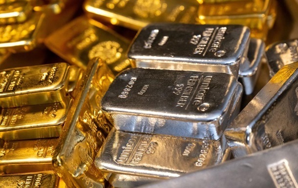 Слитки золота в сховищі як символ російської економічної кризи